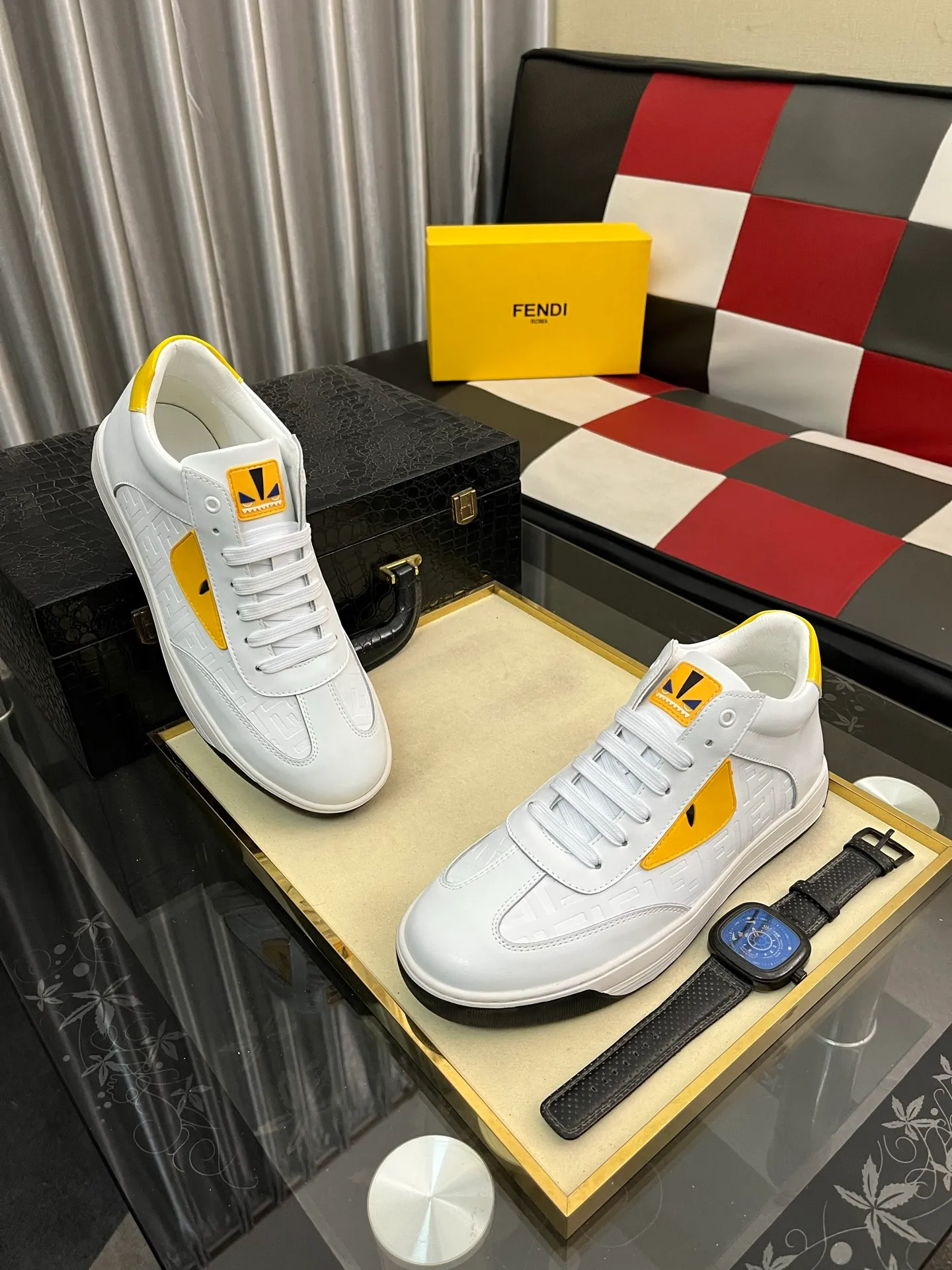 Ex-factory price: 420⌚️⌚️[Fendi] Fendi’s latest casual shoes for men! Available at counters simultaneously! A one-to-one replica of the original. The surface is made entirely of imported first-layer calfskin with crocodile pattern, the interior is made of first-layer water-dyed cowhide, and the original factory-supplied rubber outsole. Leading new fashion concepts. Matching code: 38-442️⃣Colors available